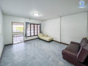 *****ทาวน์เฮ้าส์มือสองย่านนนทบุรี ม.พุทธชาด บางกรวย-ไทรน้อย เนื้อที่ 17 ตร.ว. ฟังก์ชัน 2 ห้องนอน 2 ห้องน้ำ 1 ที่จอดรถ หน้าบ้านไม่ชนใคร บนทำเลแห่งการเดินทาง ใกล้เซ็นทรัลเวสท์เกต และรถไฟฟ้าสายสีม่วง "สถานีบางพลู" ราคาเพียงล้านต้นๆ เท่านั้น!